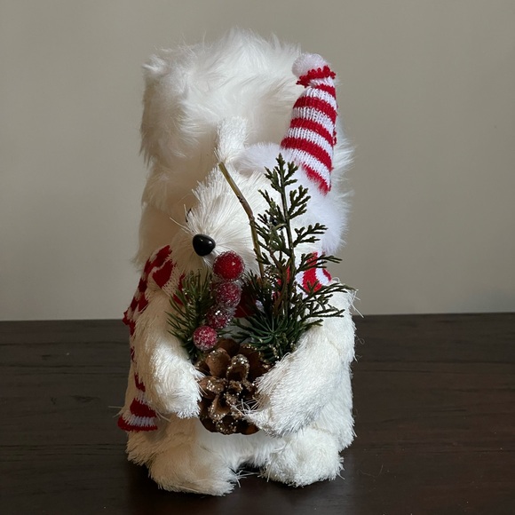 White Christmas Woodland Squirrel - Picture 2 of 12